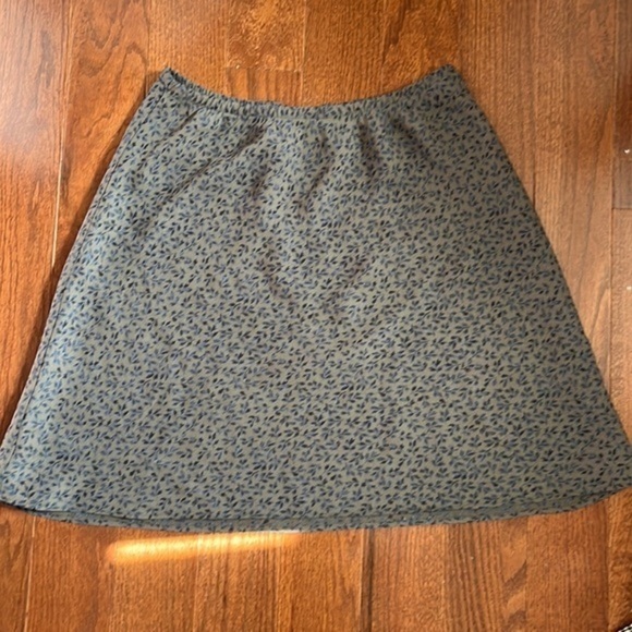 Old navy Green floral skirt XS - Picture 1 of 2